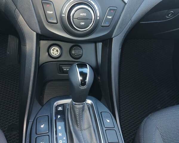 Коричневый Хендай Санта Фе, объемом двигателя 2.2 л и пробегом 201 тыс. км за 14000 $, фото 11 на Automoto.ua