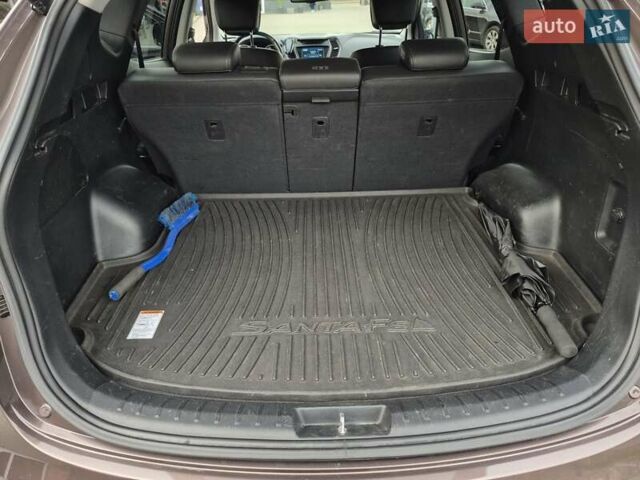 Коричневый Хендай Санта Фе, объемом двигателя 2.2 л и пробегом 240 тыс. км за 17800 $, фото 15 на Automoto.ua