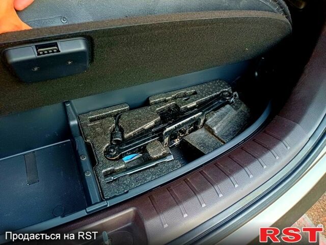 Коричневый Хендай Санта Фе, объемом двигателя 2.4 л и пробегом 82 тыс. км за 13500 $, фото 12 на Automoto.ua