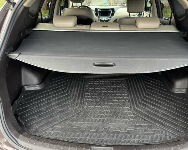 Коричневый Хендай Санта Фе, объемом двигателя 2.2 л и пробегом 255 тыс. км за 18500 $, фото 7 на Automoto.ua