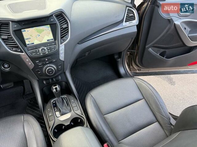 Коричневый Хендай Санта Фе, объемом двигателя 2.2 л и пробегом 130 тыс. км за 19950 $, фото 78 на Automoto.ua