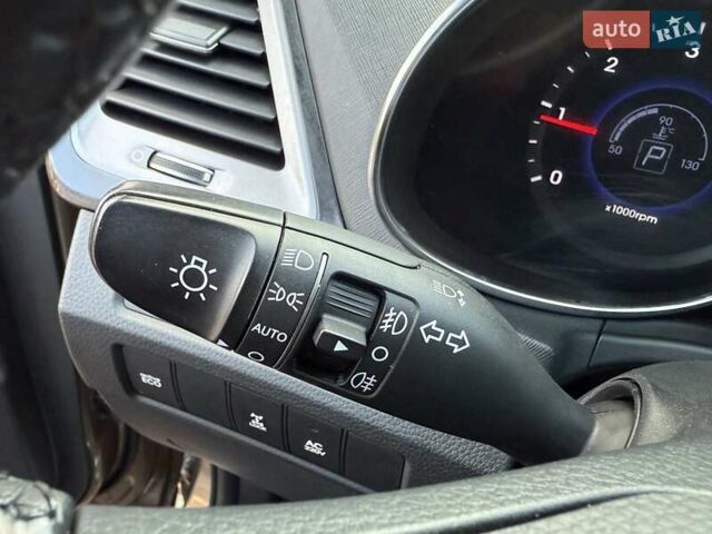 Коричневый Хендай Санта Фе, объемом двигателя 2.2 л и пробегом 130 тыс. км за 19950 $, фото 80 на Automoto.ua