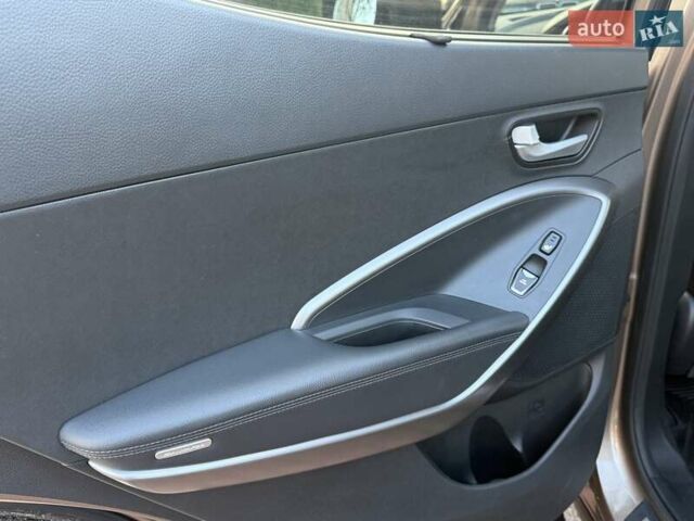 Коричневый Хендай Санта Фе, объемом двигателя 2.2 л и пробегом 130 тыс. км за 19950 $, фото 63 на Automoto.ua