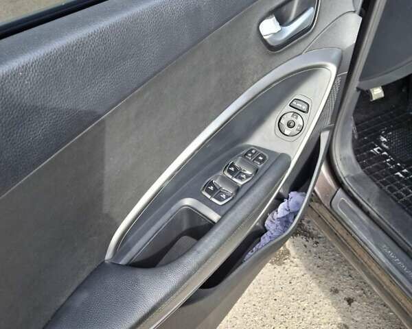 Коричневый Хендай Санта Фе, объемом двигателя 2.36 л и пробегом 102 тыс. км за 18900 $, фото 11 на Automoto.ua