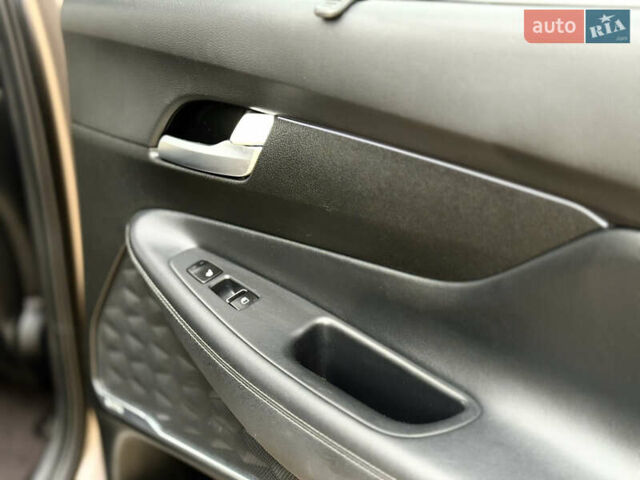 Коричневый Хендай Санта Фе, объемом двигателя 2.36 л и пробегом 80 тыс. км за 25400 $, фото 49 на Automoto.ua