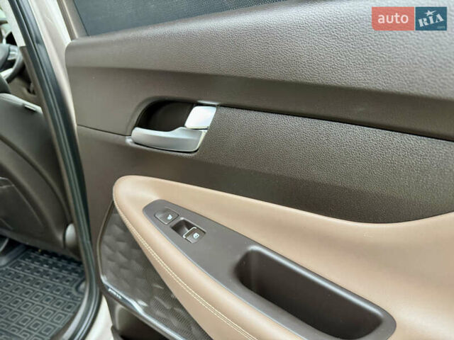 Коричневый Хендай Санта Фе, объемом двигателя 2.2 л и пробегом 61 тыс. км за 37000 $, фото 83 на Automoto.ua