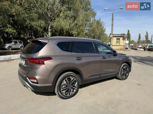 Коричневый Хендай Санта Фе, объемом двигателя 2 л и пробегом 50 тыс. км за 27200 $, фото 3 на Automoto.ua