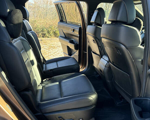 Коричневый Хендай Санта Фе, объемом двигателя 2.5 л и пробегом 19 тыс. км за 47500 $, фото 11 на Automoto.ua