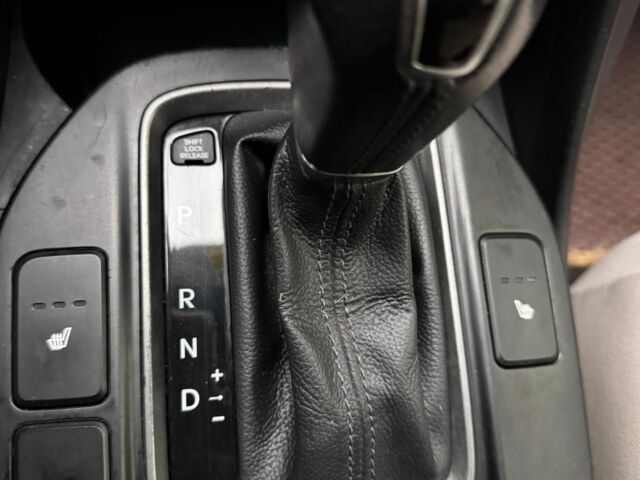 Красный Хендай Санта Фе, объемом двигателя 2 л и пробегом 166 тыс. км за 13000 $, фото 8 на Automoto.ua