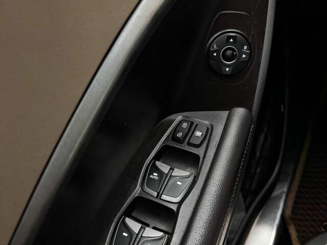 Красный Хендай Санта Фе, объемом двигателя 2 л и пробегом 166 тыс. км за 13000 $, фото 18 на Automoto.ua