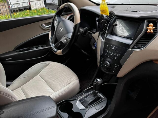 Красный Хендай Санта Фе, объемом двигателя 2 л и пробегом 166 тыс. км за 13000 $, фото 7 на Automoto.ua