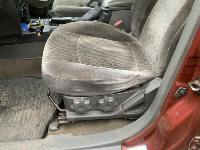 Красный Хендай Санта Фе, объемом двигателя 2 л и пробегом 400 тыс. км за 3300 $, фото 7 на Automoto.ua