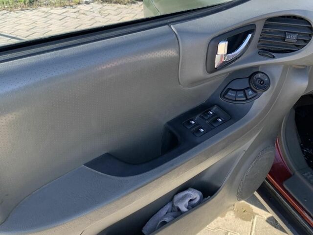 Красный Хендай Санта Фе, объемом двигателя 2.4 л и пробегом 267 тыс. км за 3200 $, фото 8 на Automoto.ua