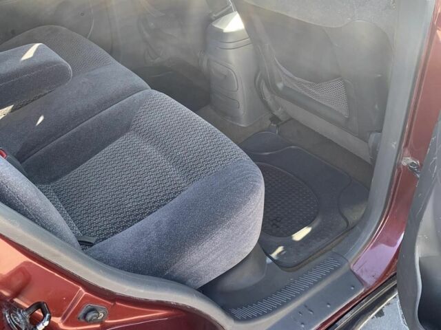 Красный Хендай Санта Фе, объемом двигателя 2.4 л и пробегом 267 тыс. км за 3200 $, фото 2 на Automoto.ua