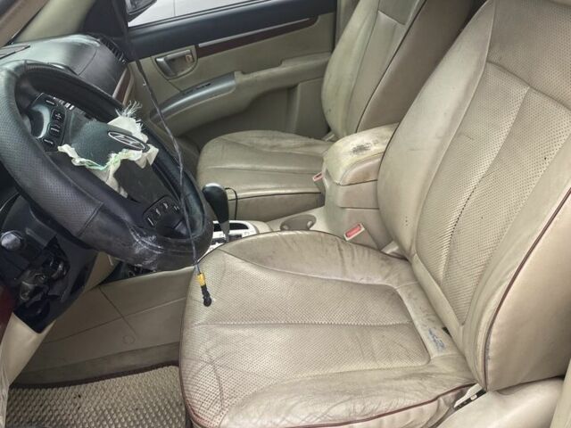 Красный Хендай Санта Фе, объемом двигателя 2.2 л и пробегом 281 тыс. км за 4199 $, фото 4 на Automoto.ua