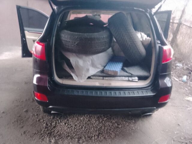 Красный Хендай Санта Фе, объемом двигателя 2.7 л и пробегом 125 тыс. км за 9700 $, фото 8 на Automoto.ua