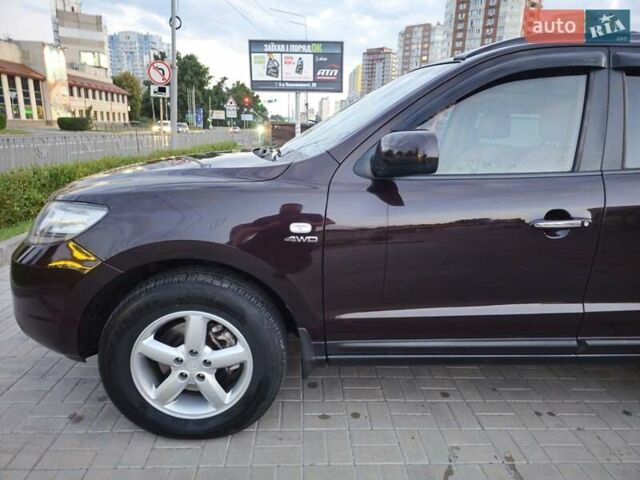 Красный Хендай Санта Фе, объемом двигателя 2.2 л и пробегом 137 тыс. км за 10500 $, фото 8 на Automoto.ua