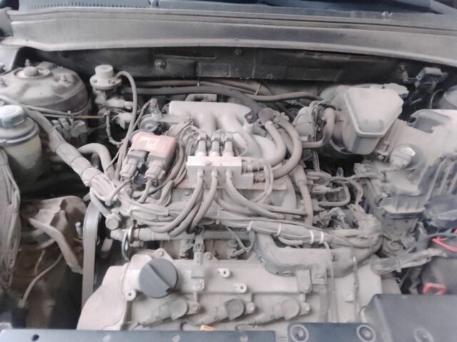 Красный Хендай Санта Фе, объемом двигателя 2.7 л и пробегом 125 тыс. км за 9700 $, фото 15 на Automoto.ua