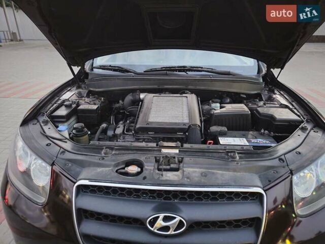 Красный Хендай Санта Фе, объемом двигателя 2.2 л и пробегом 137 тыс. км за 10500 $, фото 7 на Automoto.ua