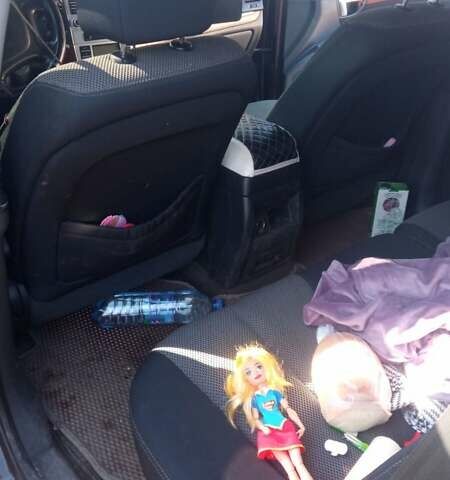 Красный Хендай Санта Фе, объемом двигателя 2.2 л и пробегом 243 тыс. км за 8500 $, фото 12 на Automoto.ua