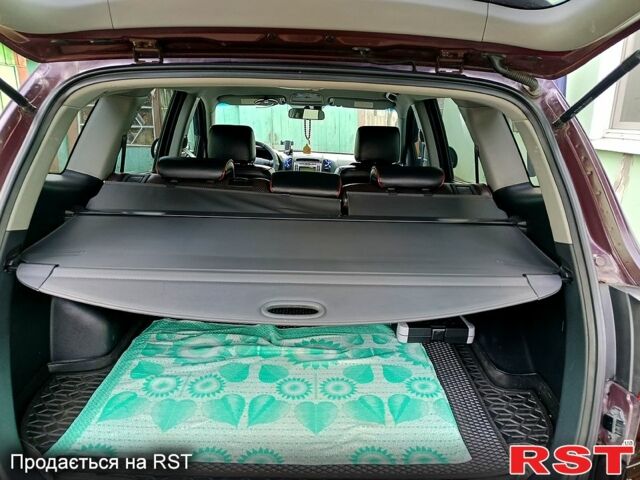 Красный Хендай Санта Фе, объемом двигателя 2.2 л и пробегом 240 тыс. км за 9600 $, фото 2 на Automoto.ua