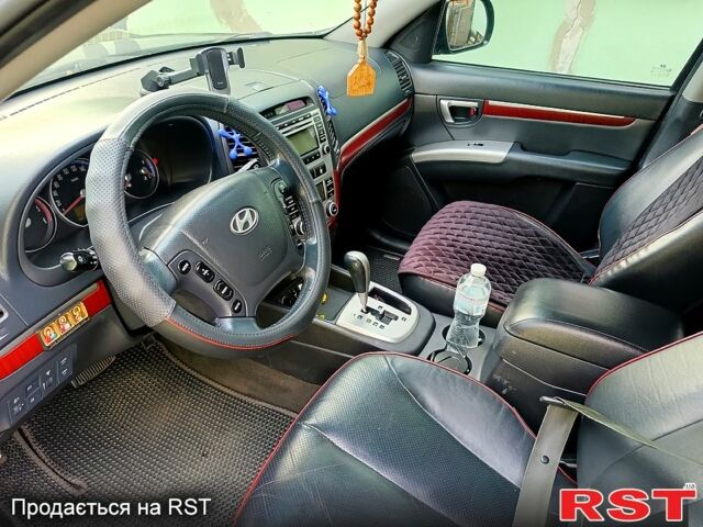 Красный Хендай Санта Фе, объемом двигателя 2.2 л и пробегом 240 тыс. км за 9600 $, фото 3 на Automoto.ua