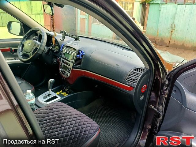 Красный Хендай Санта Фе, объемом двигателя 2.2 л и пробегом 240 тыс. км за 9600 $, фото 7 на Automoto.ua