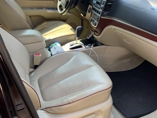 Красный Хендай Санта Фе, объемом двигателя 2.2 л и пробегом 257 тыс. км за 10000 $, фото 4 на Automoto.ua