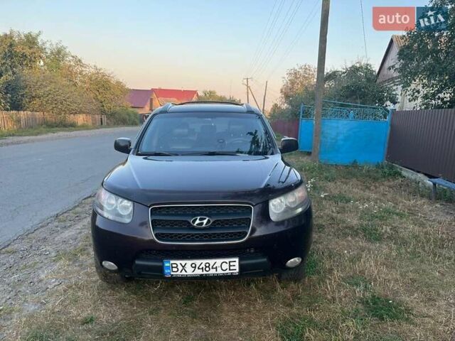 Красный Хендай Санта Фе, объемом двигателя 2.66 л и пробегом 340 тыс. км за 7899 $, фото 1 на Automoto.ua
