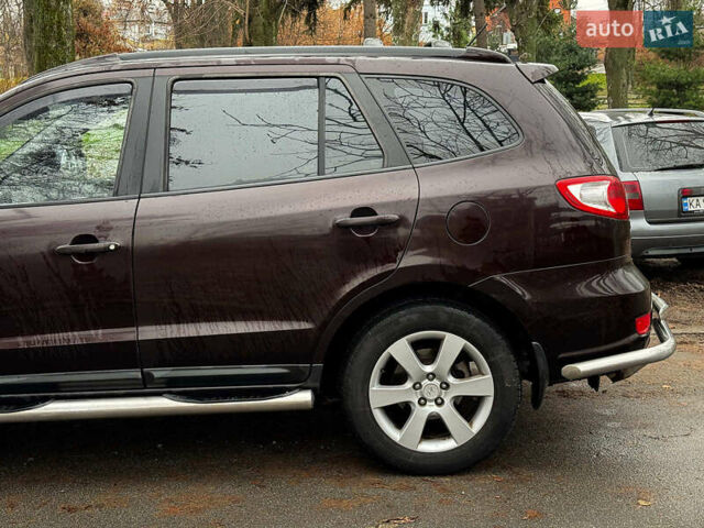 Красный Хендай Санта Фе, объемом двигателя 2.2 л и пробегом 331 тыс. км за 10490 $, фото 7 на Automoto.ua