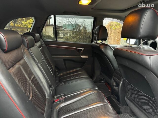 Красный Хендай Санта Фе, объемом двигателя 2.2 л и пробегом 331 тыс. км за 10490 $, фото 18 на Automoto.ua