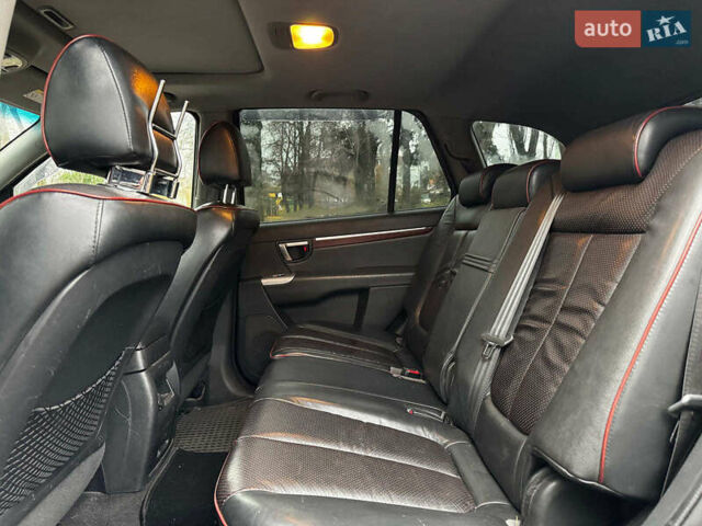 Красный Хендай Санта Фе, объемом двигателя 2.2 л и пробегом 331 тыс. км за 10490 $, фото 12 на Automoto.ua