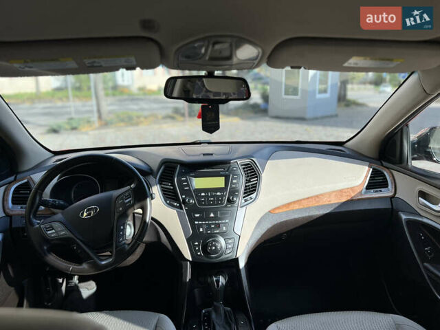 Червоний Хендай Санта Фе, об'ємом двигуна 2.36 л та пробігом 252 тис. км за 11550 $, фото 10 на Automoto.ua