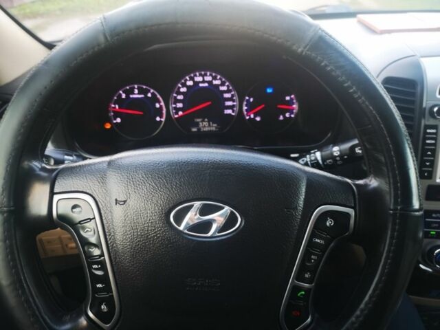 Красный Хендай Санта Фе, объемом двигателя 2.2 л и пробегом 249 тыс. км за 9999 $, фото 6 на Automoto.ua