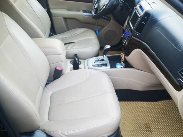 Красный Хендай Санта Фе, объемом двигателя 2.2 л и пробегом 249 тыс. км за 9999 $, фото 2 на Automoto.ua