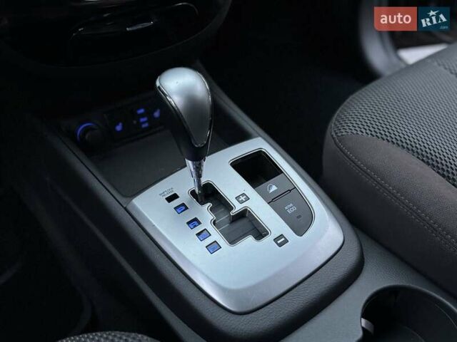 Червоний Хендай Санта Фе, об'ємом двигуна 2.2 л та пробігом 168 тис. км за 12800 $, фото 44 на Automoto.ua