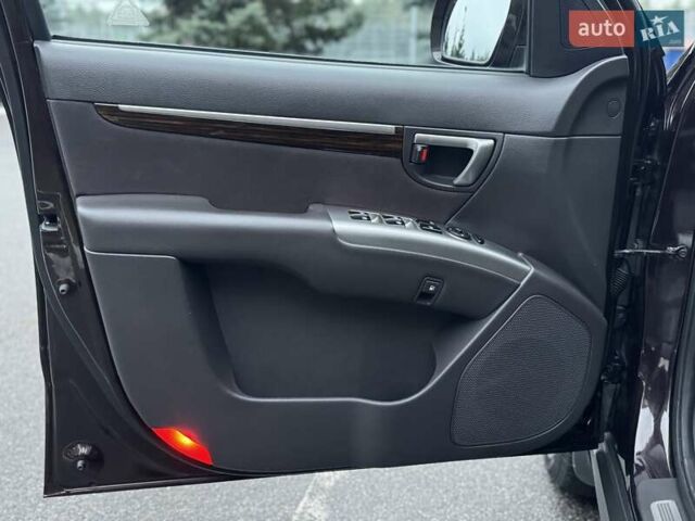 Червоний Хендай Санта Фе, об'ємом двигуна 2.2 л та пробігом 168 тис. км за 12800 $, фото 23 на Automoto.ua