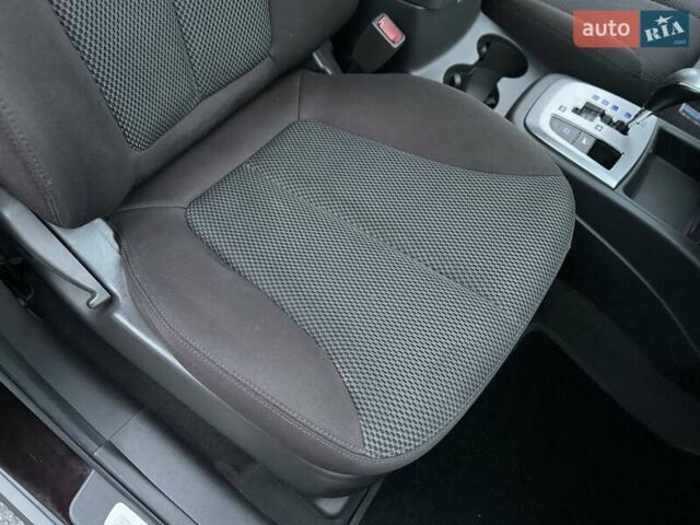 Червоний Хендай Санта Фе, об'ємом двигуна 2.2 л та пробігом 168 тис. км за 12800 $, фото 62 на Automoto.ua