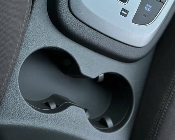 Червоний Хендай Санта Фе, об'ємом двигуна 2.2 л та пробігом 168 тис. км за 12800 $, фото 45 на Automoto.ua