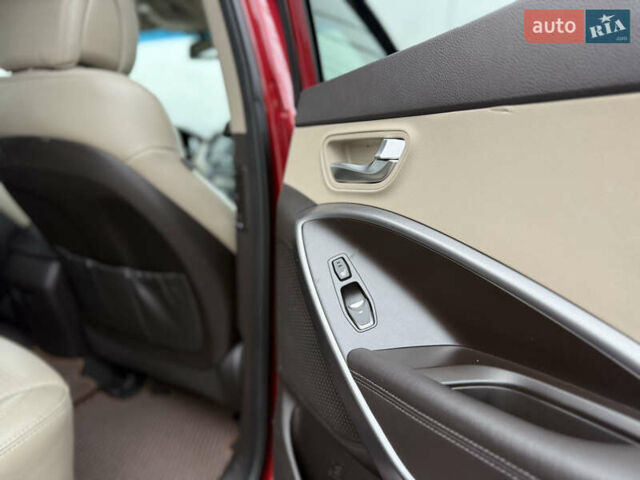 Червоний Хендай Санта Фе, об'ємом двигуна 2.4 л та пробігом 241 тис. км за 11800 $, фото 18 на Automoto.ua