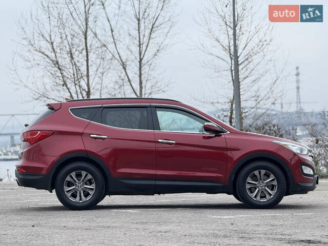 Червоний Хендай Санта Фе, об'ємом двигуна 2.4 л та пробігом 241 тис. км за 11800 $, фото 3 на Automoto.ua