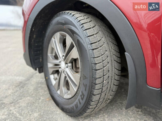 Червоний Хендай Санта Фе, об'ємом двигуна 2.4 л та пробігом 241 тис. км за 11800 $, фото 8 на Automoto.ua