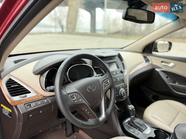 Червоний Хендай Санта Фе, об'ємом двигуна 2.4 л та пробігом 241 тис. км за 11800 $, фото 12 на Automoto.ua