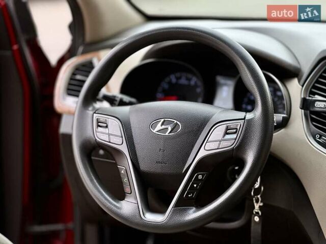 Красный Хендай Санта Фе, объемом двигателя 2.36 л и пробегом 205 тыс. км за 12800 $, фото 2 на Automoto.ua