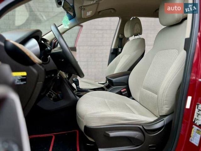 Красный Хендай Санта Фе, объемом двигателя 2.36 л и пробегом 205 тыс. км за 12800 $, фото 4 на Automoto.ua