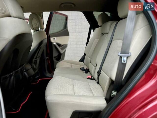 Красный Хендай Санта Фе, объемом двигателя 2.36 л и пробегом 205 тыс. км за 12800 $, фото 3 на Automoto.ua