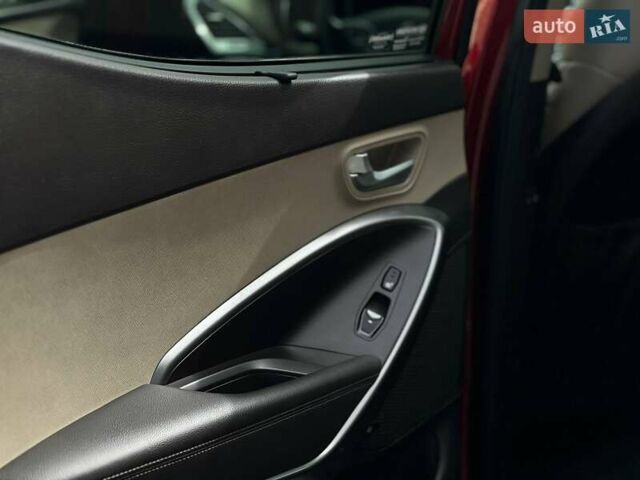 Красный Хендай Санта Фе, объемом двигателя 2 л и пробегом 125 тыс. км за 18800 $, фото 14 на Automoto.ua