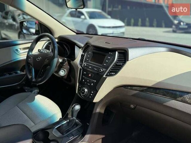 Красный Хендай Санта Фе, объемом двигателя 2.36 л и пробегом 92 тыс. км за 17200 $, фото 16 на Automoto.ua