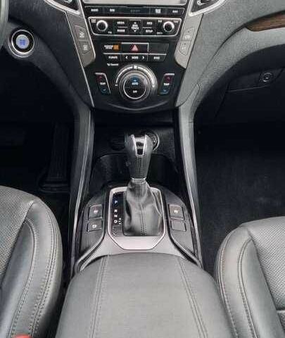 Красный Хендай Санта Фе, объемом двигателя 2 л и пробегом 57 тыс. км за 12500 $, фото 18 на Automoto.ua