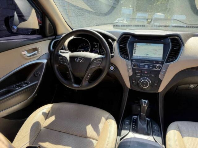 Красный Хендай Санта Фе, объемом двигателя 2 л и пробегом 50 тыс. км за 12500 $, фото 8 на Automoto.ua